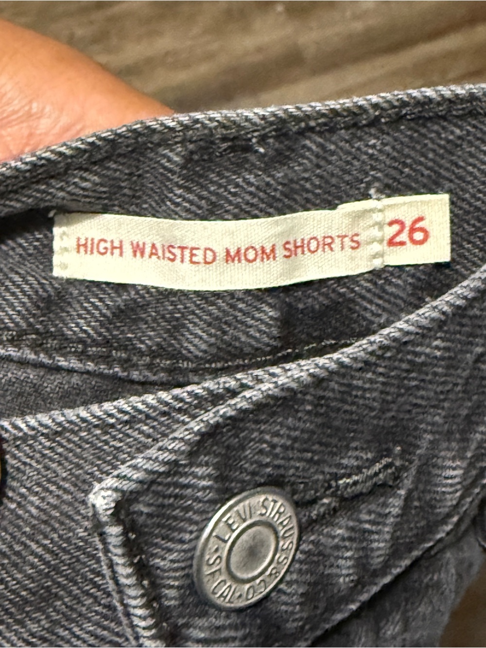 Levi's High Waisted Mom Shorts Women's 26 Black Wide Hem Summer Denim - Picture 3 of 6